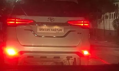 Manikonda सिविक के चेयरमैन के बेटे की कार जब्त