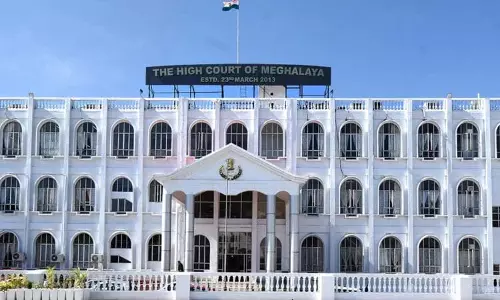 सड़कों के पास दुकानें न बनने दें सरकार: Meghalaya High Court सड़कों के पास दुकानें न बनने दें सरकार: Meghalaya High Court