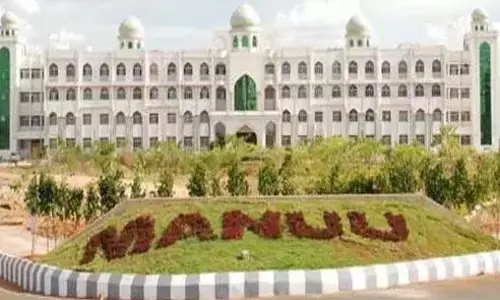 MANUU के छात्रों ने बाबा सिद्दीकी की हत्या का विरोध किया MANUU के छात्रों ने बाबा सिद्दीकी की हत्या का विरोध किया