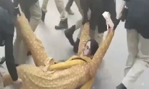 मानवाधिकार आयोग ने सिंध रावदारी मार्च के दौरान Police हिंसा की जांच की मांग की