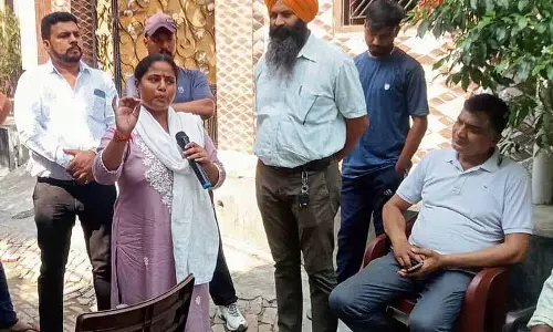 दशकों पहले Punjab में बसे प्रवासियों के परिजन चुनावी मैदान में