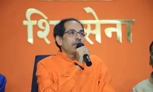 Mumbai: उद्धव ठाकरे रिलायंस अस्पताल में एंजियोप्लास्टी कराने के बाद मातोश्री लौटे