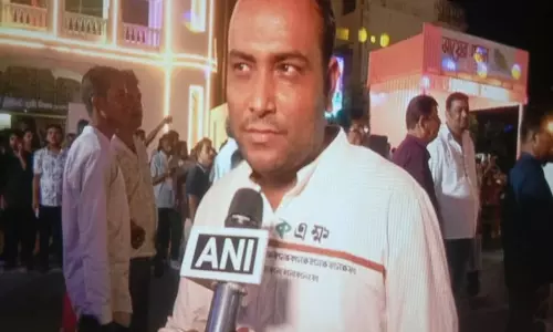 Bangladeshi प्रोफेसर ने अल्पसंख्यकों पर हमलों पर चिंता जताई Bangladeshi प्रोफेसर ने अल्पसंख्यकों पर हमलों पर चिंता जताई