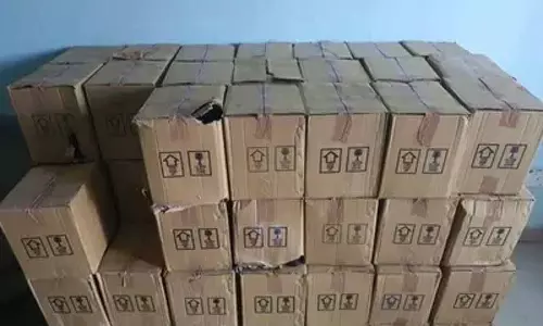 Ludhiana: 34 शराब की पेटियां जब्त, व्यक्ति भाग गया Ludhiana: 34 शराब की पेटियां जब्त, व्यक्ति भाग गया