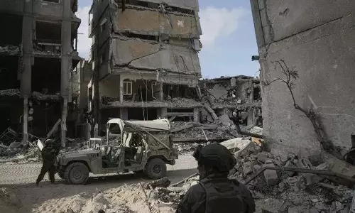 Gaza पर इजरायली हमलों में 6 बच्चों, 2 महिलाओं सहित 15 लोगों की मौत