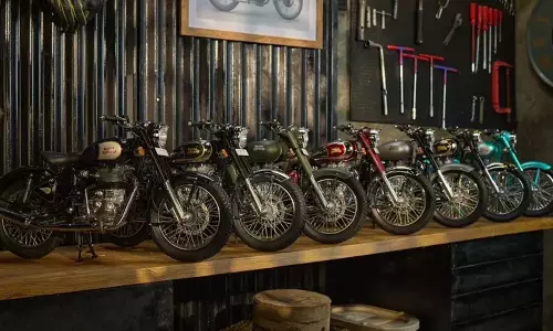 Royal Enfield क्लासिक 500 1:3 लिमिटेड एडिशन स्केल मॉडल लॉन्च Royal Enfield क्लासिक 500 1:3 लिमिटेड एडिशन स्केल मॉडल लॉन्च