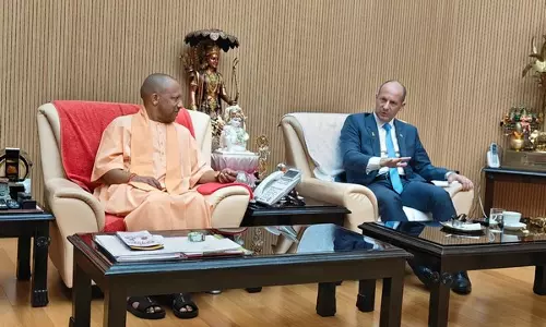 भारत में इजरायली राजदूत ने UP CM आदित्यनाथ को उनके आतिथ्य के लिए धन्यवाद दिया भारत में इजरायली राजदूत ने UP CM आदित्यनाथ को उनके आतिथ्य के लिए धन्यवाद दिया