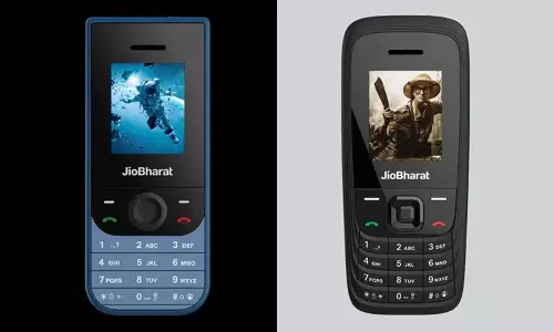 Reliance Jio ने इंडिया मोबाइल कांग्रेस में जियोभारत V3, V4 फोन लॉन्च किए