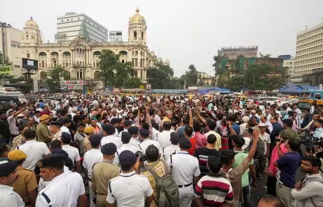 अस्पताल में एक और डॉक्टर अनशन पर, हाईकोर्ट ने मेडिकल कार्निवल की अनुमति दी