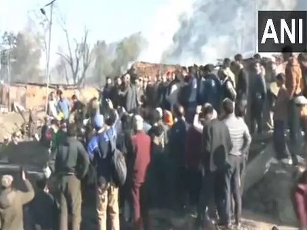 J-K: आग लगने से 68 घर जलकर खाक हो गए, राहत और पुनर्वास कार्य जारी