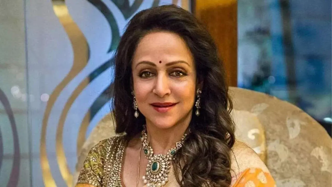 Hema Malini के पास लग्जरी कारे बंगले और करोड़ों डॉलर की संपत्ति