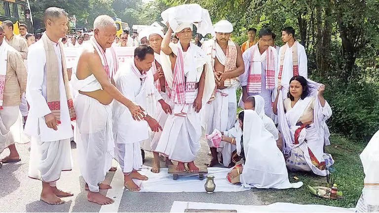 Assam : कदम राजस्व मंडल में श्रीमंत शंकरदेव की 576वीं अबीरभाव तिथि का उत्सव संपन्न हुआ