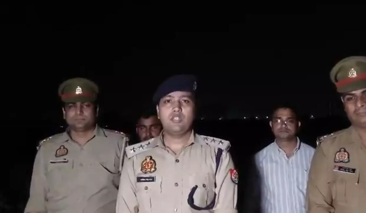 पुलिस मुठभेड़ में चेन स्नैचर हुआ घायल, सोना, अवैध हथियार और चोरी की बाइक बरामद