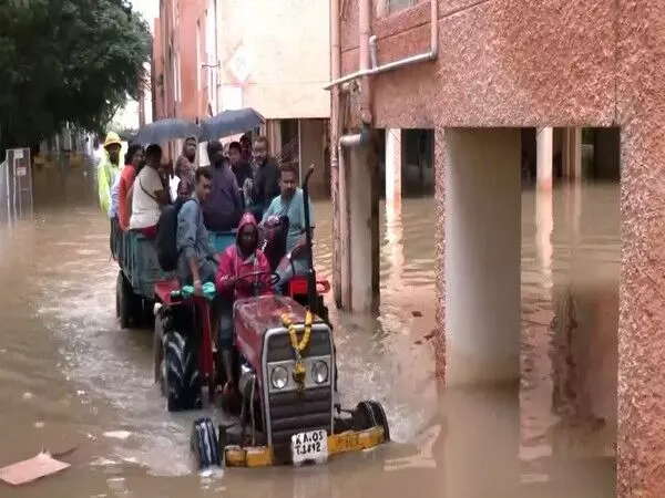 Bengaluru Rains: भारी बारिश के कारण येलहंका उपनगर बारिश के पानी में डूबा