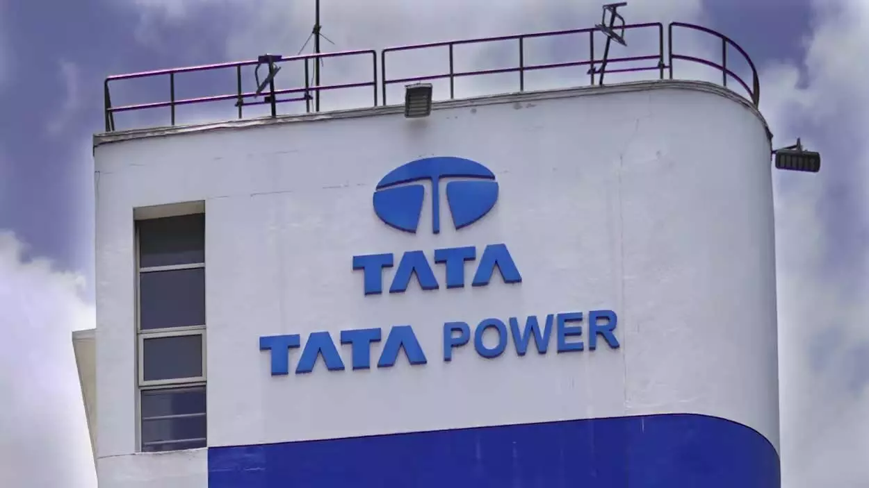 Tata Power शेयर में -0.95% की गिरावट