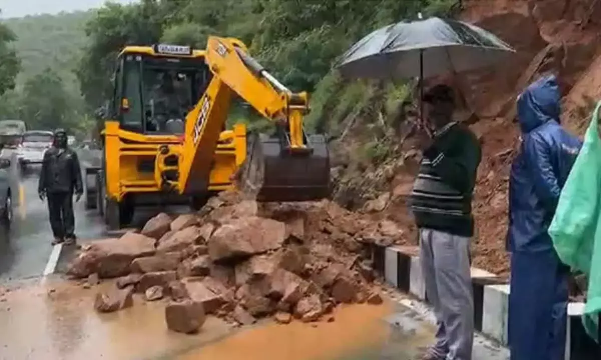 Tirumala घाट रोड पर मामूली भूस्खलन, अधिकारी सतर्क