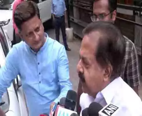 Ramesh Chennithala ने महायुति सरकार पर लोगों को गुमराह करने का आरोप लगाया