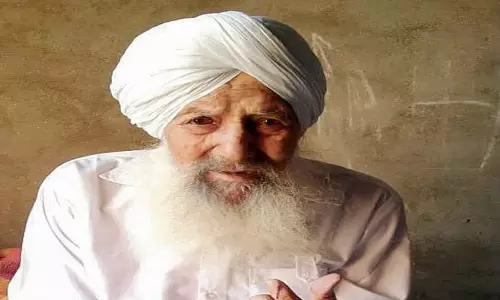 Punjab: 97 वर्षीय बुजुर्ग ने डाला वोट Punjab: 97 वर्षीय बुजुर्ग ने डाला वोट