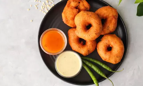 Medu Vada :  ट्राई करें क्रिस्पी और स्पंजी मेदु वड़ा