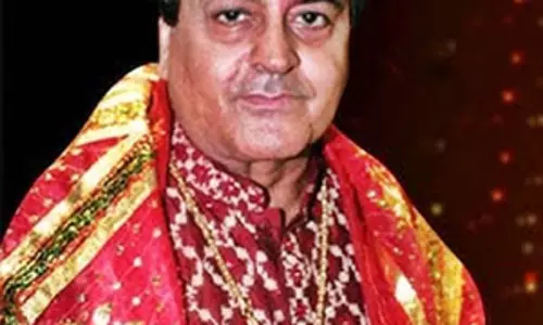 नरेंद्र चंचल को धार्मिक गीतों ने बनाया भजन सम्राट, राज कपूर से लेकर अमिताभ तक के लिए गाए गाने नरेंद्र चंचल को धार्मिक गीतों ने बनाया भजन सम्राट, राज कपूर से लेकर अमिताभ तक के लिए गाए गाने
