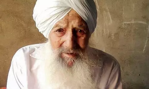 Punjab: 97 वर्षीय बुजुर्ग ने डाला वोट Punjab: 97 वर्षीय बुजुर्ग ने डाला वोट
