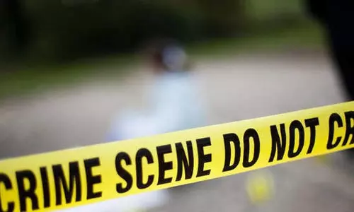 SDM की गाड़ी पर पथराव, पुलिस ने हवा में कई राउंड फायरिंग की