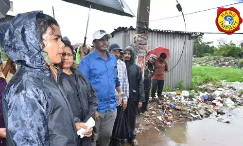 Andhra: कलेक्टर ए थमीम अंसारिया ने पोथुराजू नहर का निरीक्षण किया Andhra: कलेक्टर ए थमीम अंसारिया ने पोथुराजू नहर का निरीक्षण किया