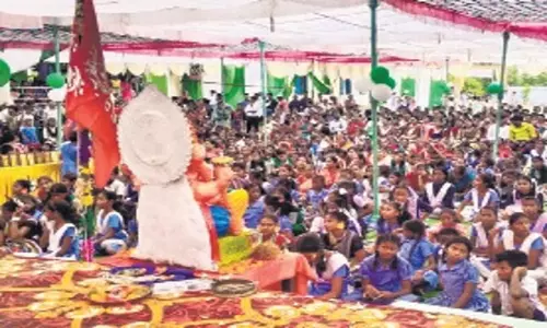 Odisha: सुरवी बाल महोत्सव सुंदरगढ़ में युवा प्रतिभाओं को सशक्त बनाता