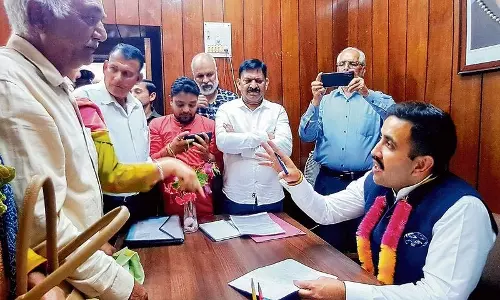सड़क बुनियादी ढांचे का विस्तार सरकार की सर्वोच्च प्राथमिकता: Vikramaditya