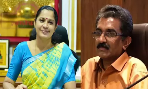 Kerala: सीपीएम नेता द्वारा अपमानित किए जाने के बाद एडीएम की मौत से विवाद Kerala: सीपीएम नेता द्वारा अपमानित किए जाने के बाद एडीएम की मौत से विवाद