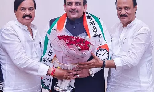 मुंबई कांग्रेस महासचिव अजीत पवार की NCP में शामिल हुए