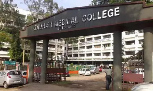 Guwahati : नवमी और दशमी पर 120 दुर्घटना पीड़ित जीएमसीएच पहुंचे Guwahati : नवमी और दशमी पर 120 दुर्घटना पीड़ित जीएमसीएच पहुंचे