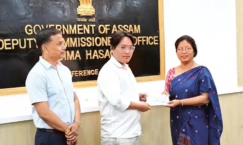 Assam : विद्युत मंत्री नंदिता गोरलोसा ने दीमा हसाओ जिले में 36 सिविल सेवा उम्मीदवारों को चेक वितरित