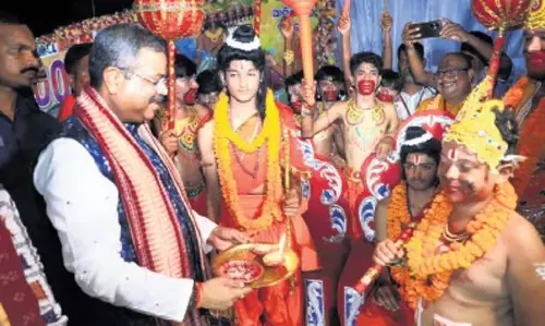 केंद्रीय मंत्री प्रधान ने कहा- दुर्गा पूजा उत्सव में Sambalpur का विशेष स्थान