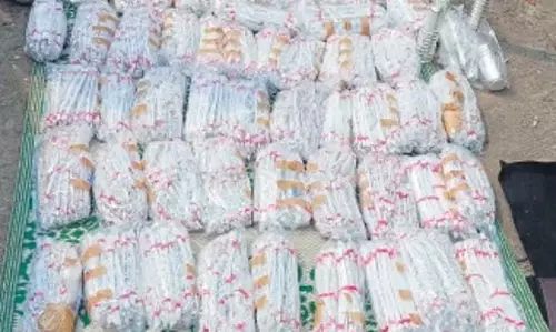 CT-GST अधिकारियों ने रेंगाली में वाहन से 1.66 क्विंटल चांदी जब्त की CT-GST अधिकारियों ने रेंगाली में वाहन से 1.66 क्विंटल चांदी जब्त की