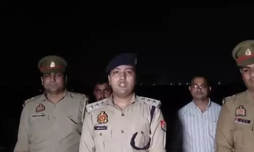 पुलिस मुठभेड़ में चेन स्नैचर हुआ घायल, सोना, अवैध हथियार और चोरी की बाइक बरामद