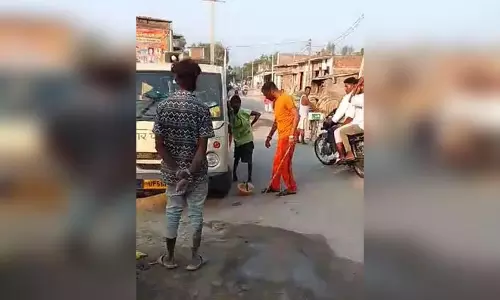 मानवता शर्मसार: मानसिक रूप से विक्षिप्त युवक की पिटाई, पुलिस ने दर्ज किया मुकदमा