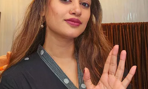 Bigg Boss की प्रतियोगी ओविया का एमएमएस ऑनलाइन लीक Bigg Boss की प्रतियोगी ओविया का एमएमएस ऑनलाइन लीक