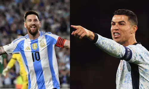 Lionel Messi ने क्रिस्टियानो रोनाल्डो के अंतरराष्ट्रीय हैट्रिक रिकॉर्ड की बराबरी की Lionel Messi ने क्रिस्टियानो रोनाल्डो के अंतरराष्ट्रीय हैट्रिक रिकॉर्ड की बराबरी की