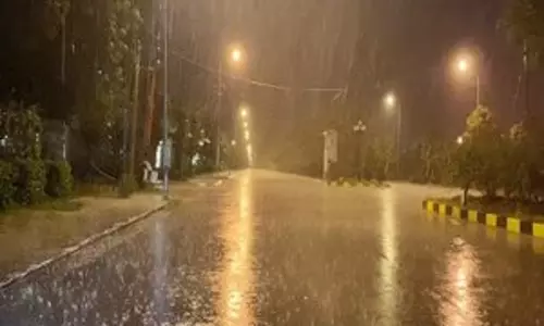 Tirupati में भारी बारिश से विमान परिचालन प्रभावित Tirupati में भारी बारिश से विमान परिचालन प्रभावित