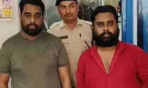 कांग्रेस नेता अपने दोस्त के साथ गिरफ्तार, 40 लाख की ठगी का मामला