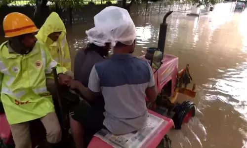 Bengaluru Rain: भारी बारिश के कारण येलहंका उपनगर जलमग्न, शहर में भारी बारिश जारी