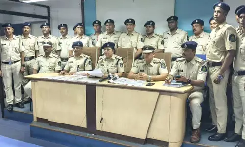 Goa: दोपहिया वाहन सवार से नकदी लूटने के आरोप में पांच लोग गिरफ्तार Goa: दोपहिया वाहन सवार से नकदी लूटने के आरोप में पांच लोग गिरफ्तार