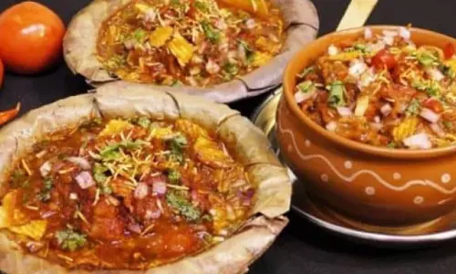 भारत में कई तरह की चाट मशहूर केवल नाम ही आपकी भूख बढ़ा सकता