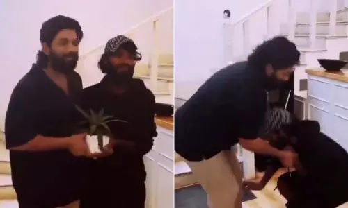अल्लू अर्जुन के फैन ने UP से हैदराबाद तक चलाई साइकिल, देखें VIDEO... अल्लू अर्जुन के फैन ने UP से हैदराबाद तक चलाई साइकिल, देखें VIDEO...