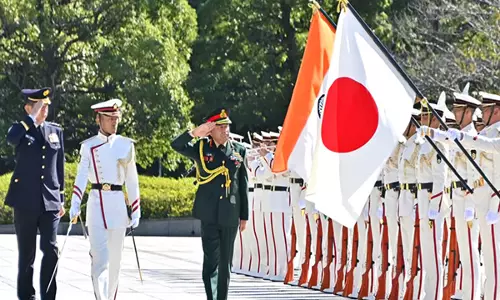भारतीय सेना प्रमुख ने जापान में JSDF के शहीदों को श्रद्धांजलि दी, रक्षा संबंध बढ़ाने पर बातचीत की भारतीय सेना प्रमुख ने जापान में JSDF के शहीदों को श्रद्धांजलि दी, रक्षा संबंध बढ़ाने पर बातचीत की