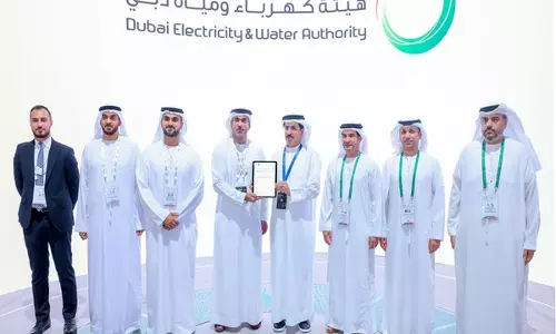DEWA ने दुबई में पहला स्वतंत्र ईवी चार्ज प्वाइंट ऑपरेटर लाइसेंस प्रदान किया