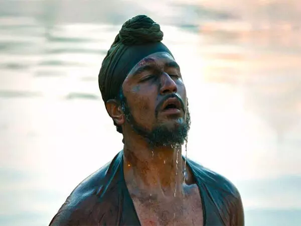 Vicky Kaushal ने सरदार उधम के 3 साल पूरे होने का जश्न मनाया