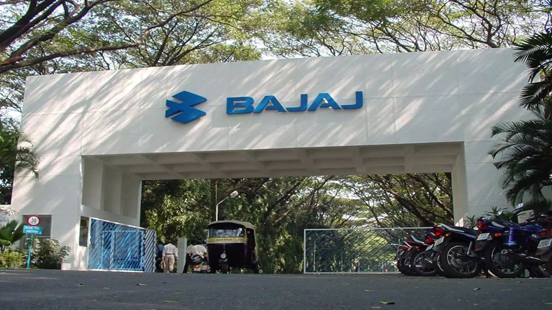 Bajaj Auto के शेयर में -11.03% की गिरावट