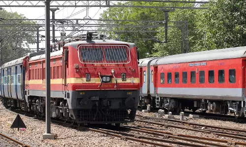 स्लीपर कोच से चोरी हुआ था सामान, यात्री को रेलवे देगा 4 लाख रुपये मुआवजा स्लीपर कोच से चोरी हुआ था सामान, यात्री को रेलवे देगा 4 लाख रुपये मुआवजा